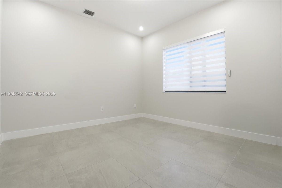 DOWNTOWN DORAL SOUTH PHAS - Residential