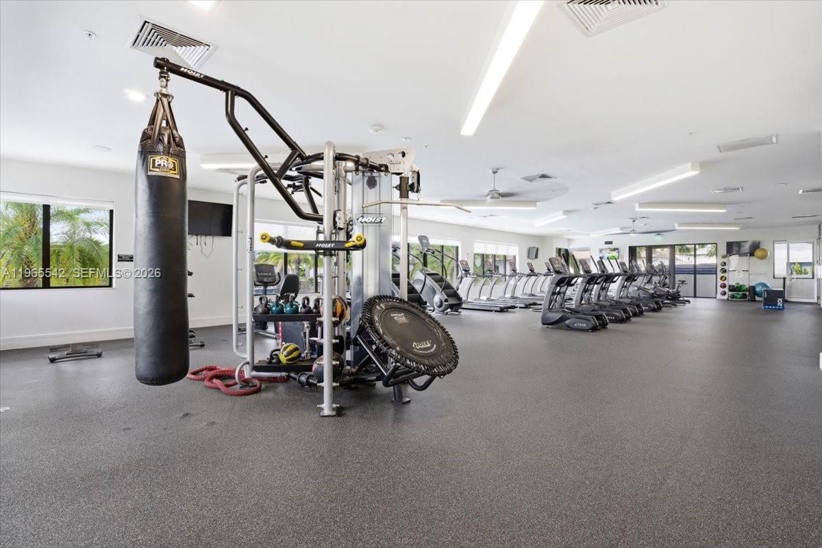 DOWNTOWN DORAL SOUTH PHAS - Residential