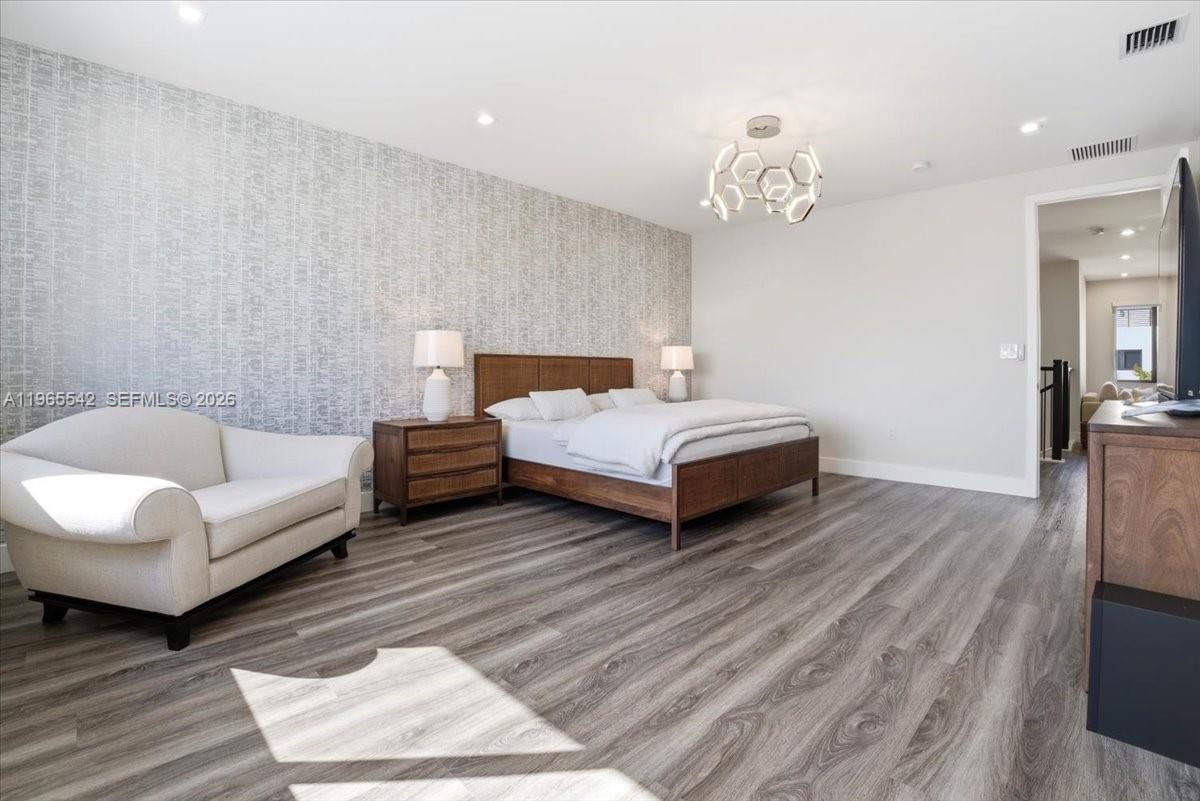 DOWNTOWN DORAL SOUTH PHAS - Residential