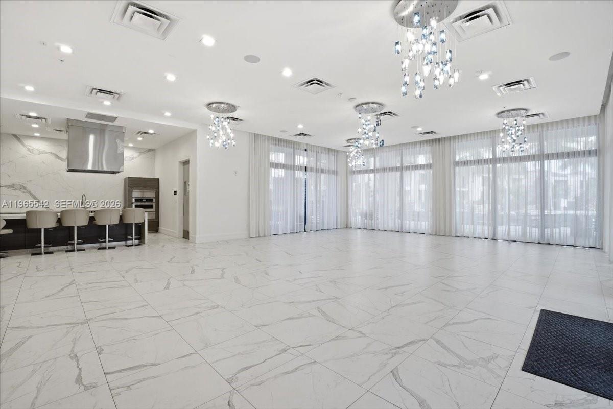 DOWNTOWN DORAL SOUTH PHAS - Residential