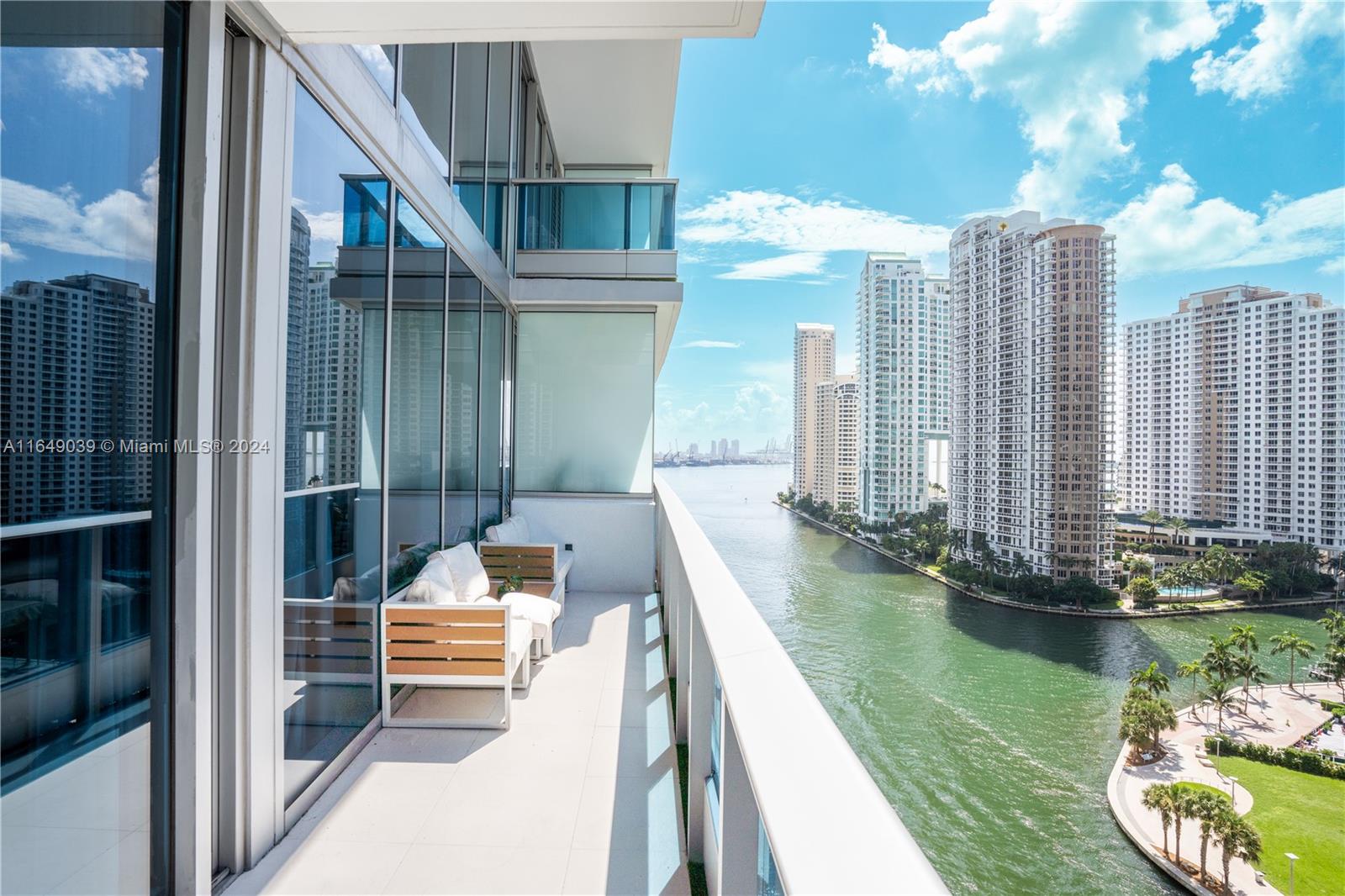 Property for Sale at 200 Biscayne Boulevard Way 1407, Miami, Broward County, Florida - Bedrooms: 2 
Bathrooms: 3  - $1,250,000