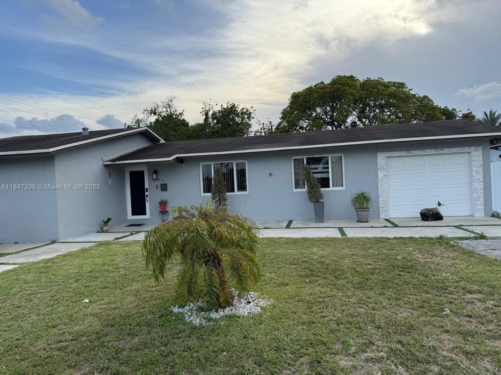 Beautiful single-family home in the heart of Hialeah! This 3-bedroom, 2-bathroom property offers spacious living areas, a functional layout, and a large backyard perfect for entertaining or future expansion. Located at 2330 W 6th Ct, this home is just minutes away from shopping, dining, and major highways. Don’t miss this great opportunity to own in a high-demand neighborhood.