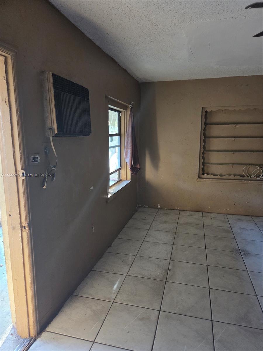 BRIAN MANORS - Residential