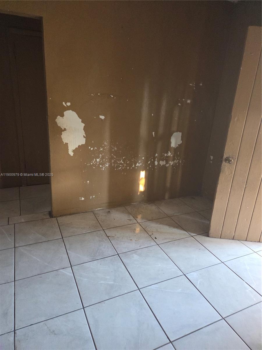 BRIAN MANORS - Residential