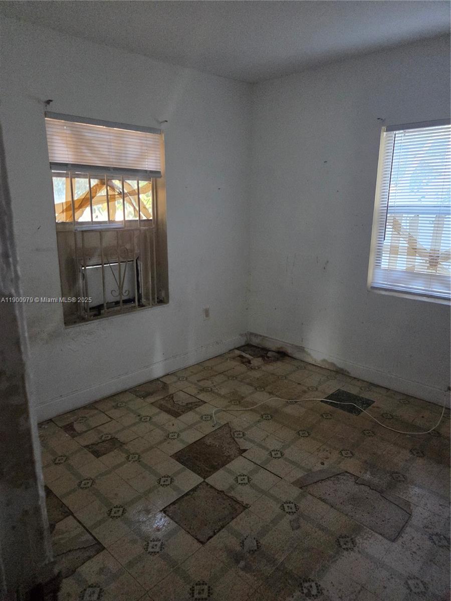 BRIAN MANORS - Residential