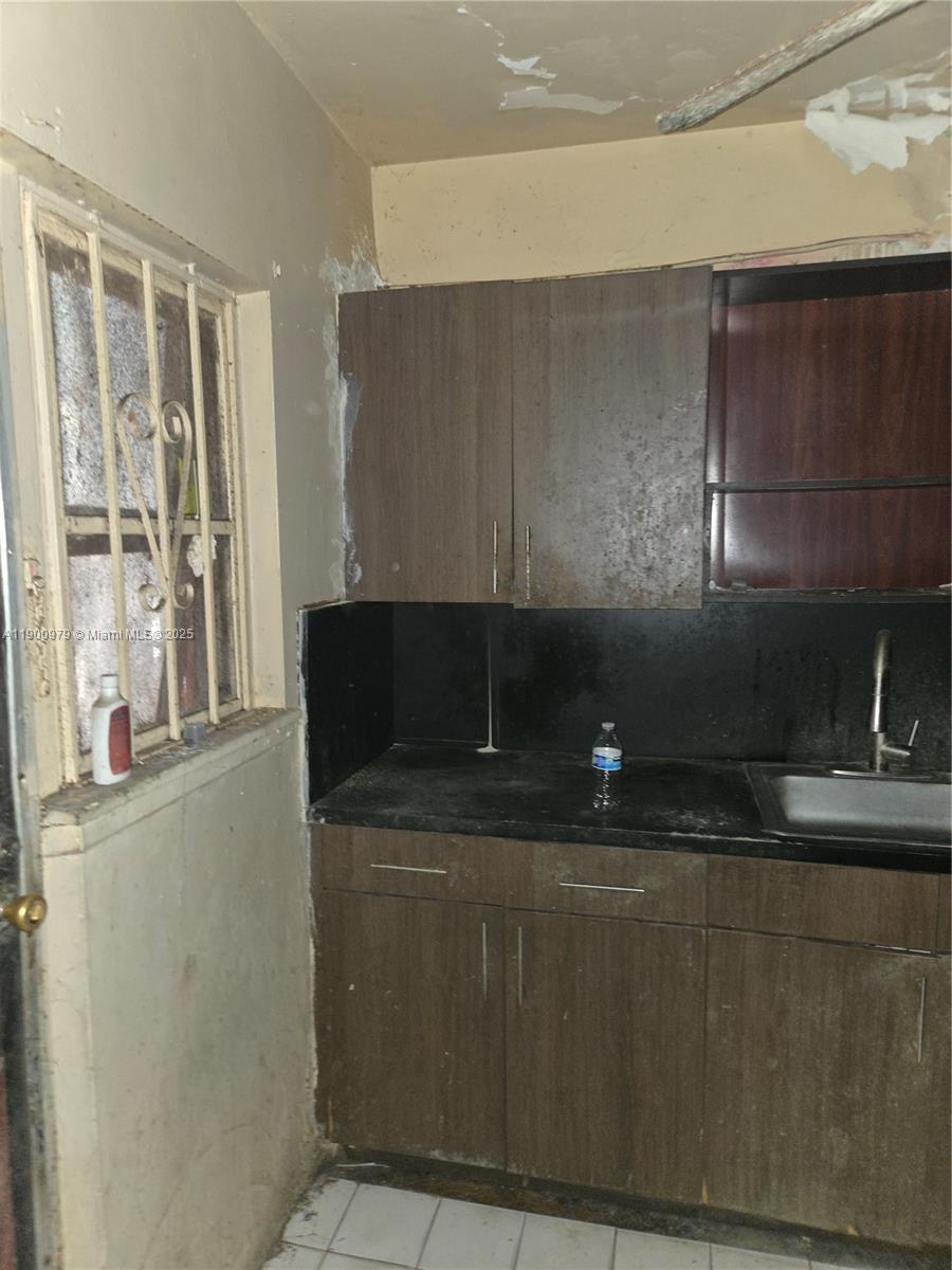 BRIAN MANORS - Residential