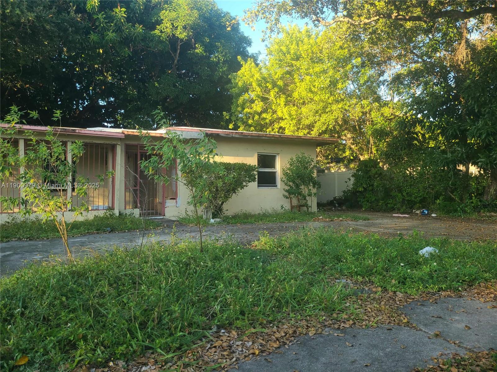 BRIAN MANORS - Residential