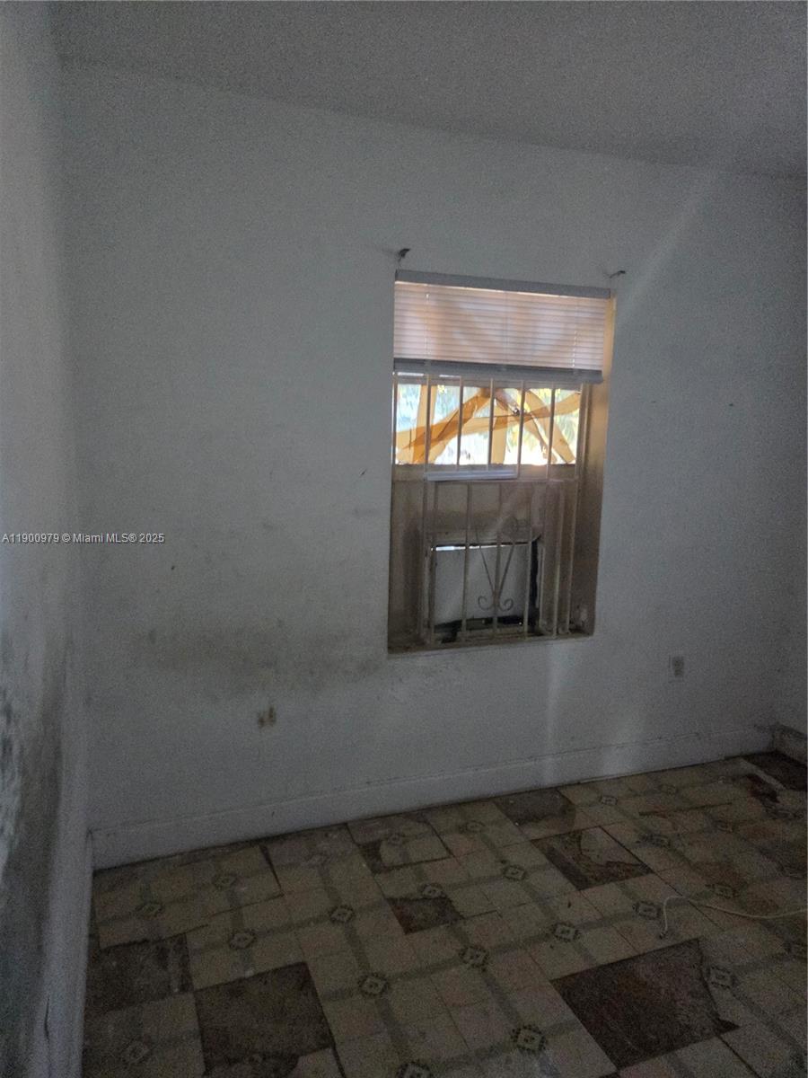 BRIAN MANORS - Residential