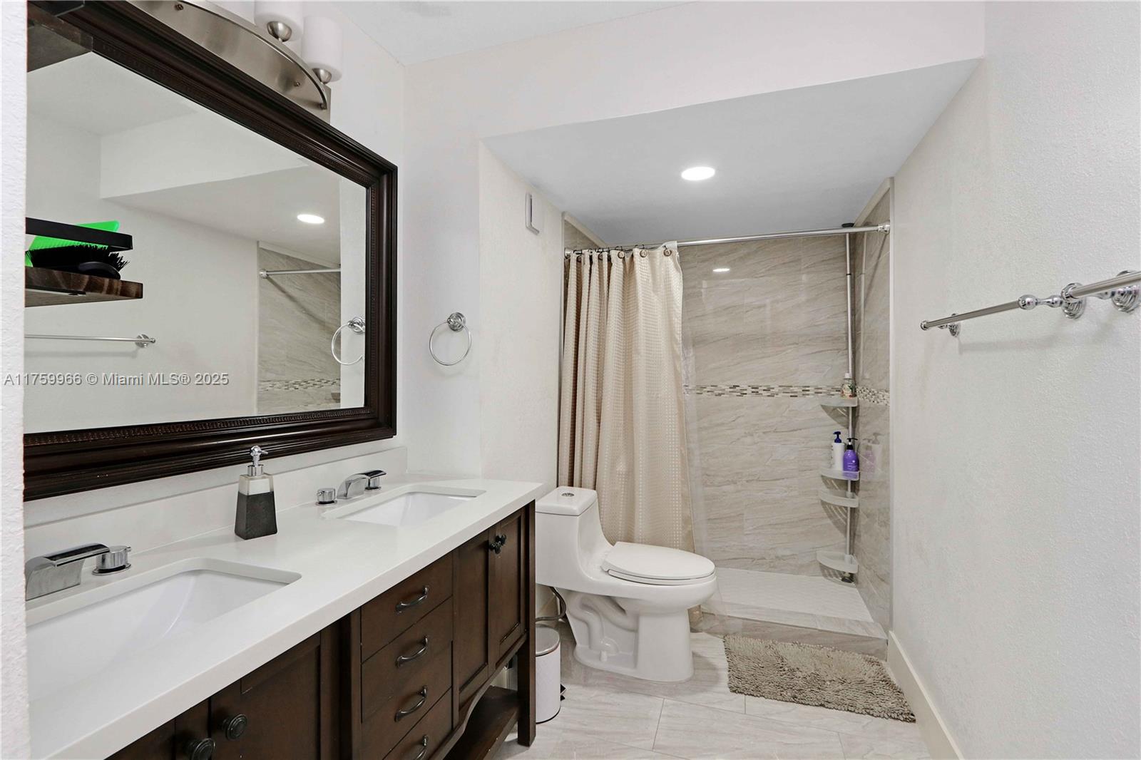 KENDALL GATE CONDO - Residential