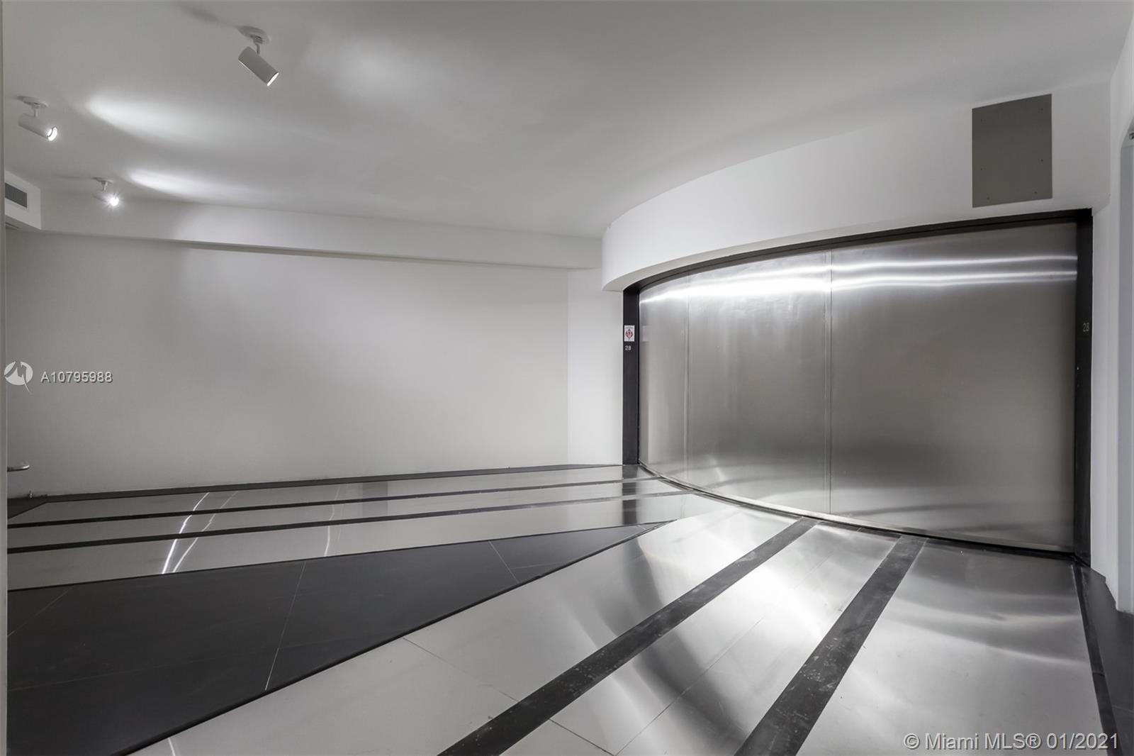 18555 COLLINS AVENUE COND - Residential