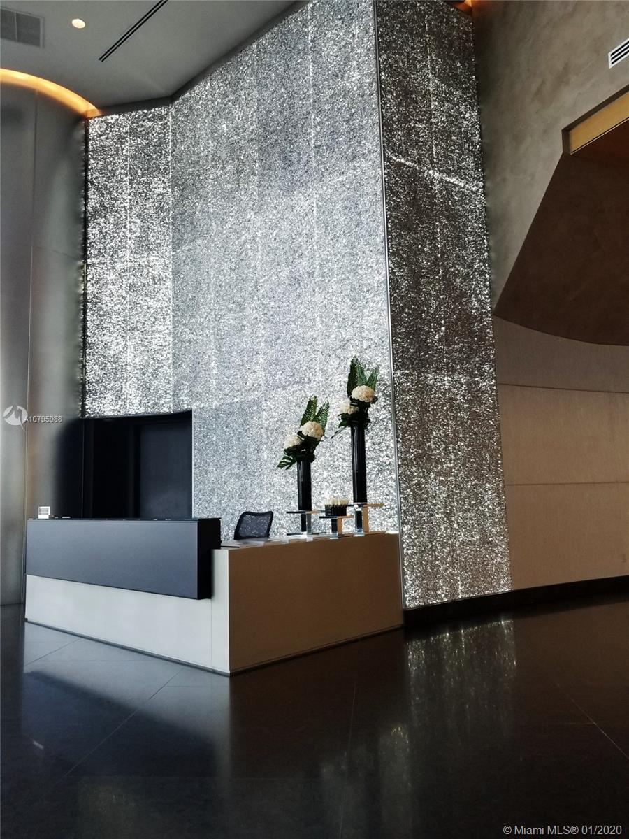 18555 COLLINS AVENUE COND - Residential