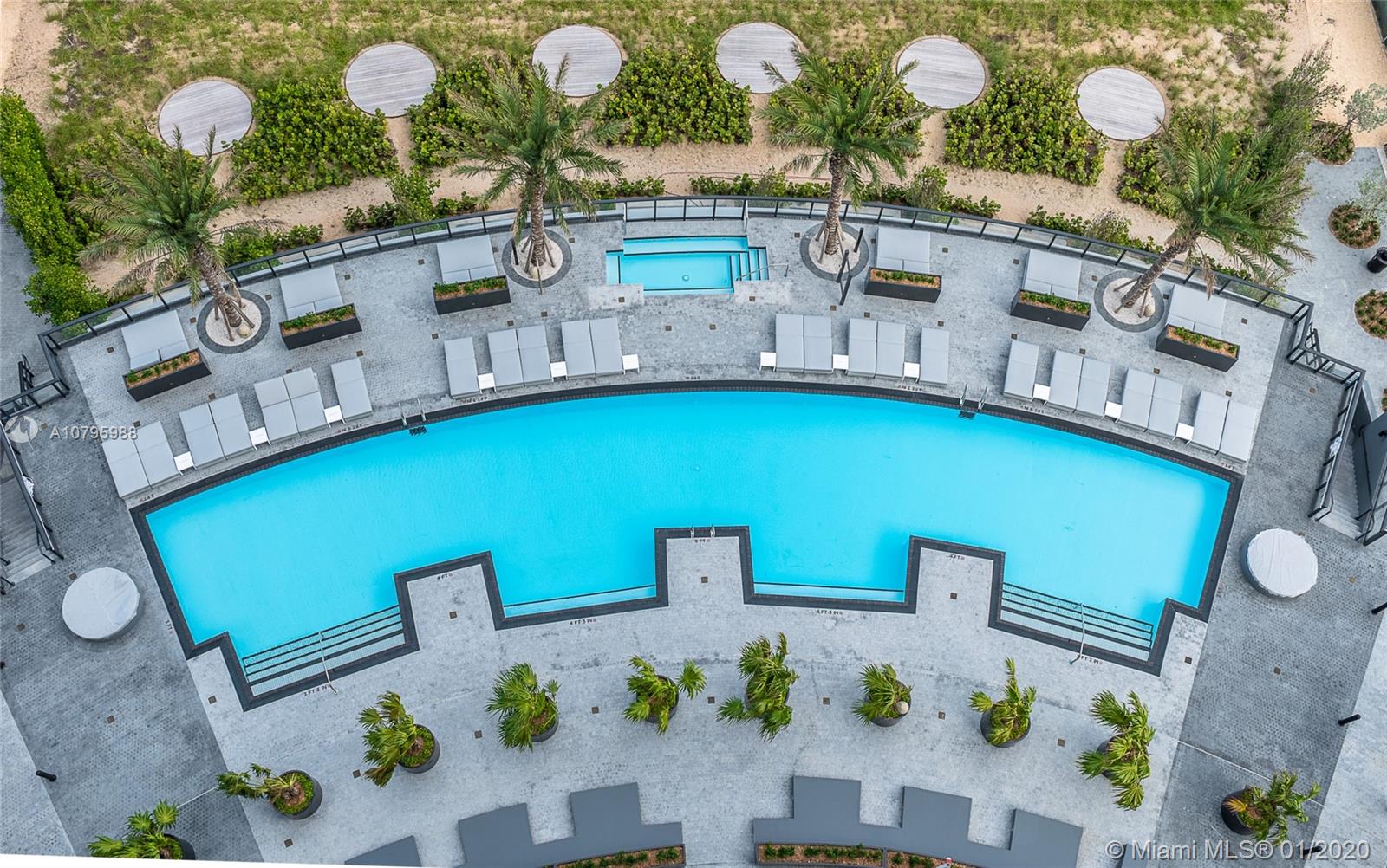 18555 COLLINS AVENUE COND - Residential