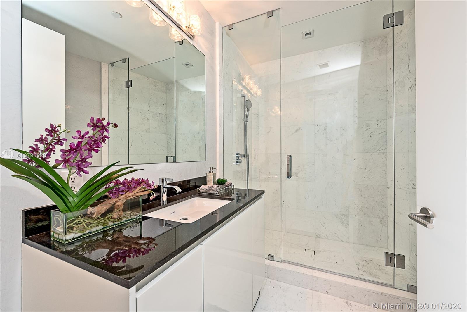 18555 COLLINS AVENUE COND - Residential