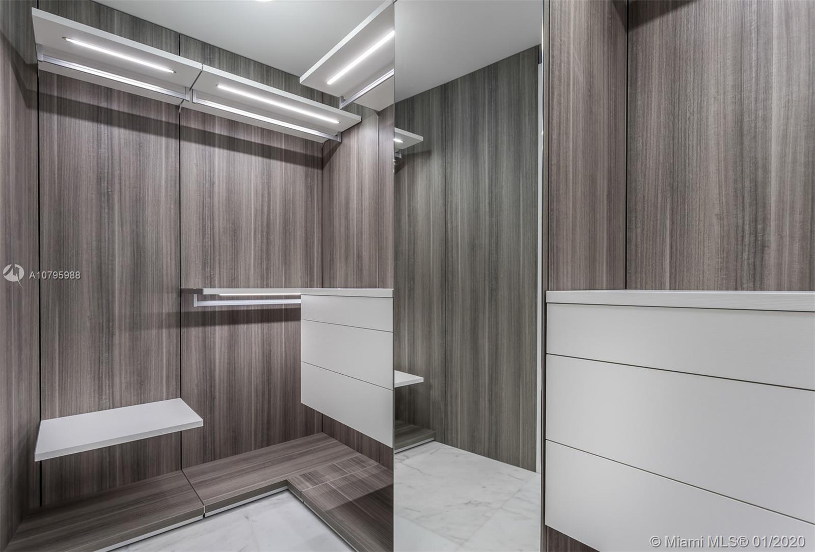 18555 COLLINS AVENUE COND - Residential