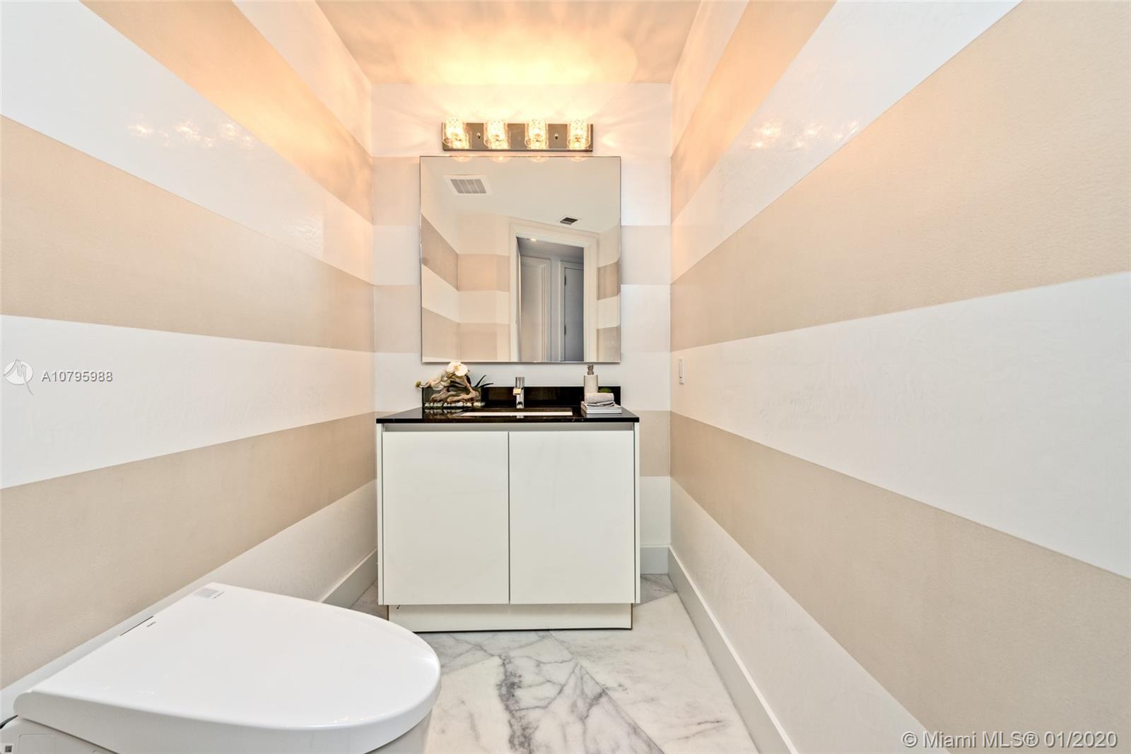 18555 COLLINS AVENUE COND - Residential