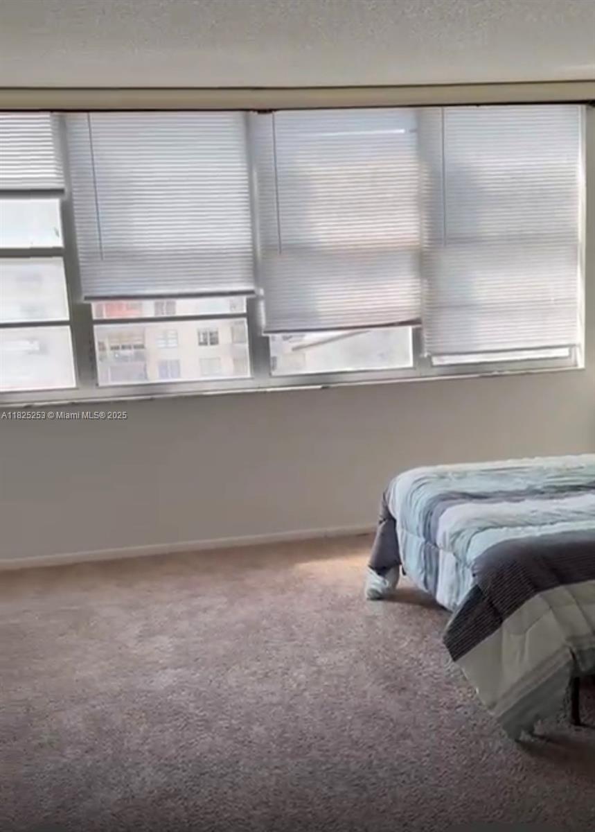 WINSTON TOWERS - Residential