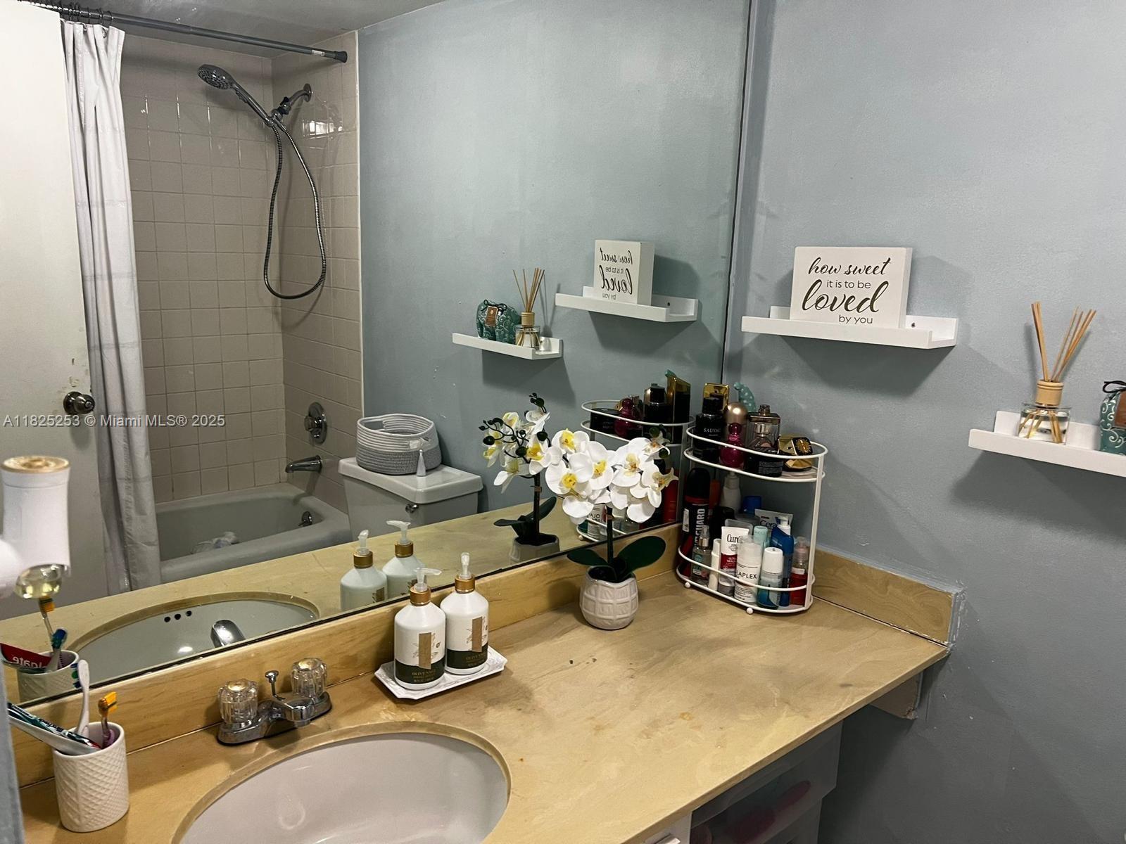 WINSTON TOWERS - Residential