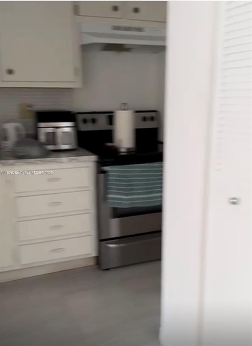 WINSTON TOWERS - Residential