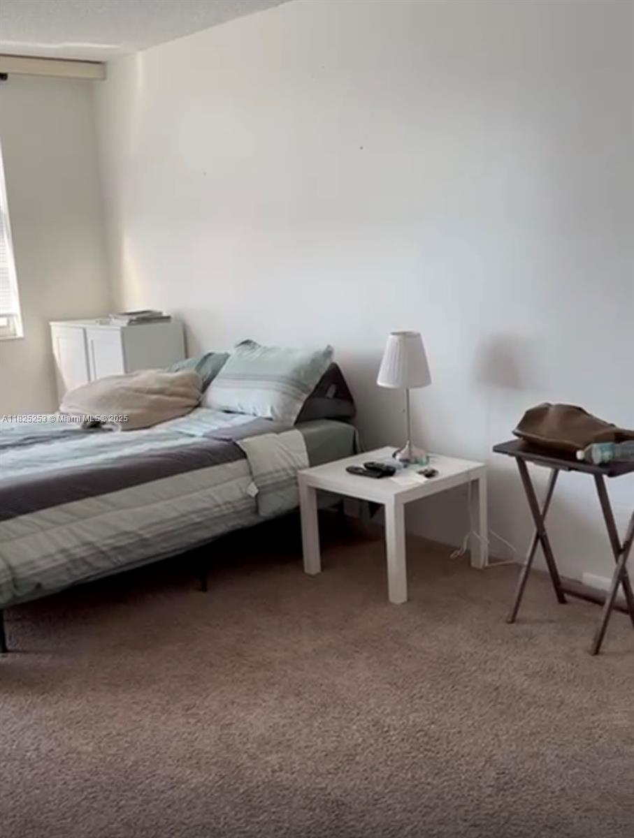 WINSTON TOWERS - Residential