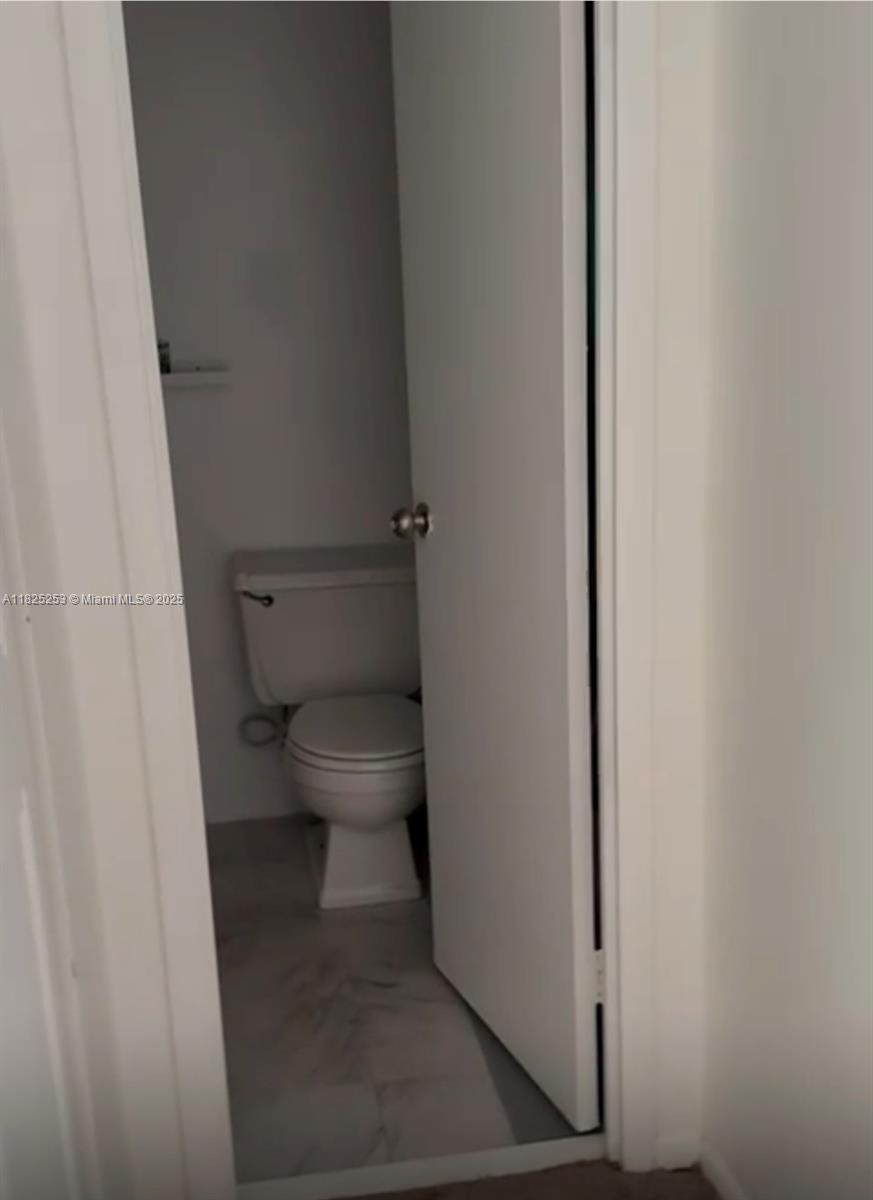 WINSTON TOWERS - Residential