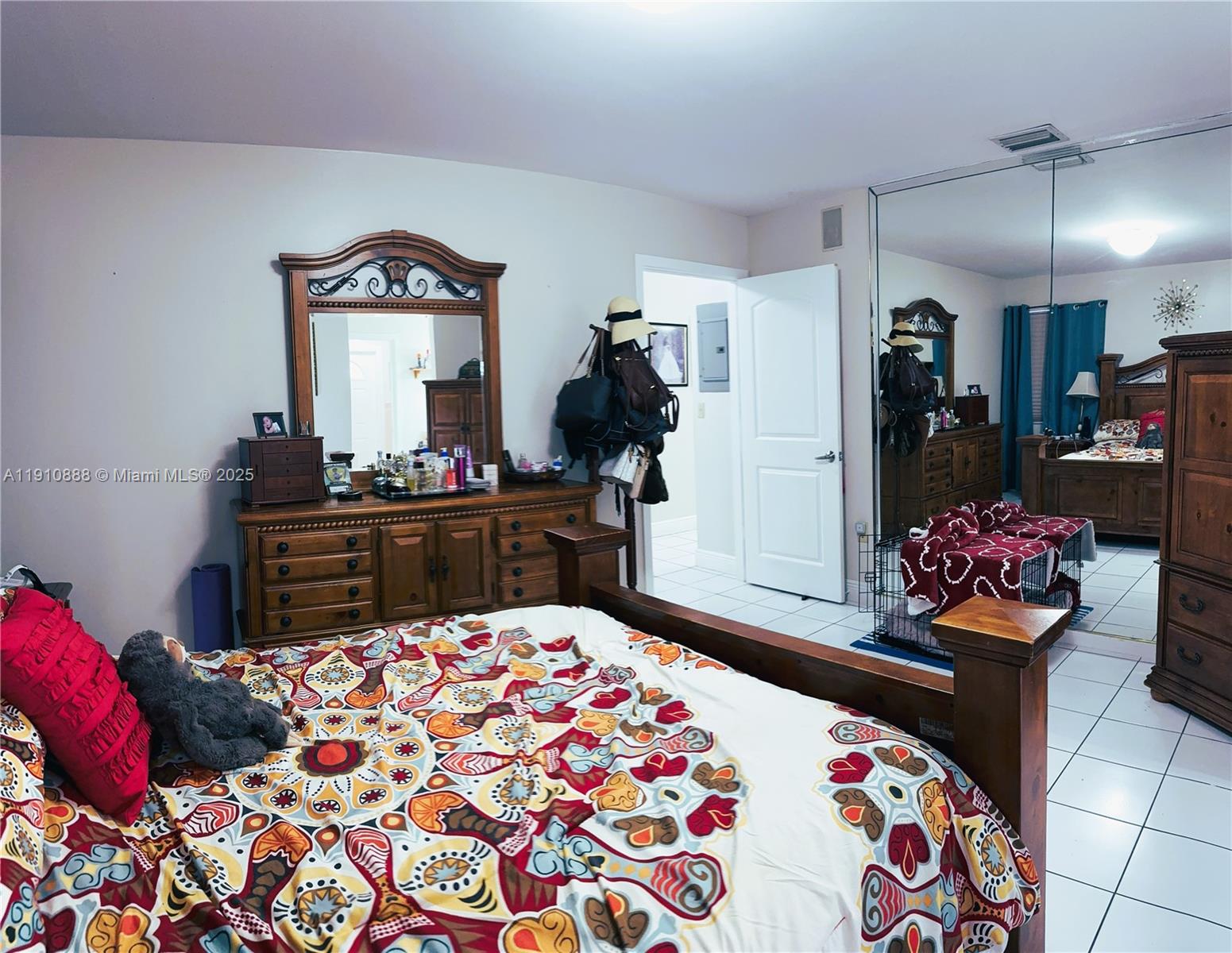 VENEZIA HOMES ESTATES - Residential