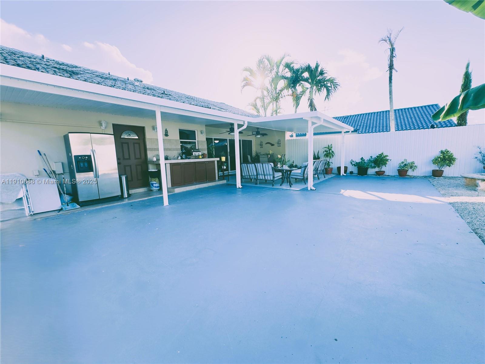 VENEZIA HOMES ESTATES - Residential