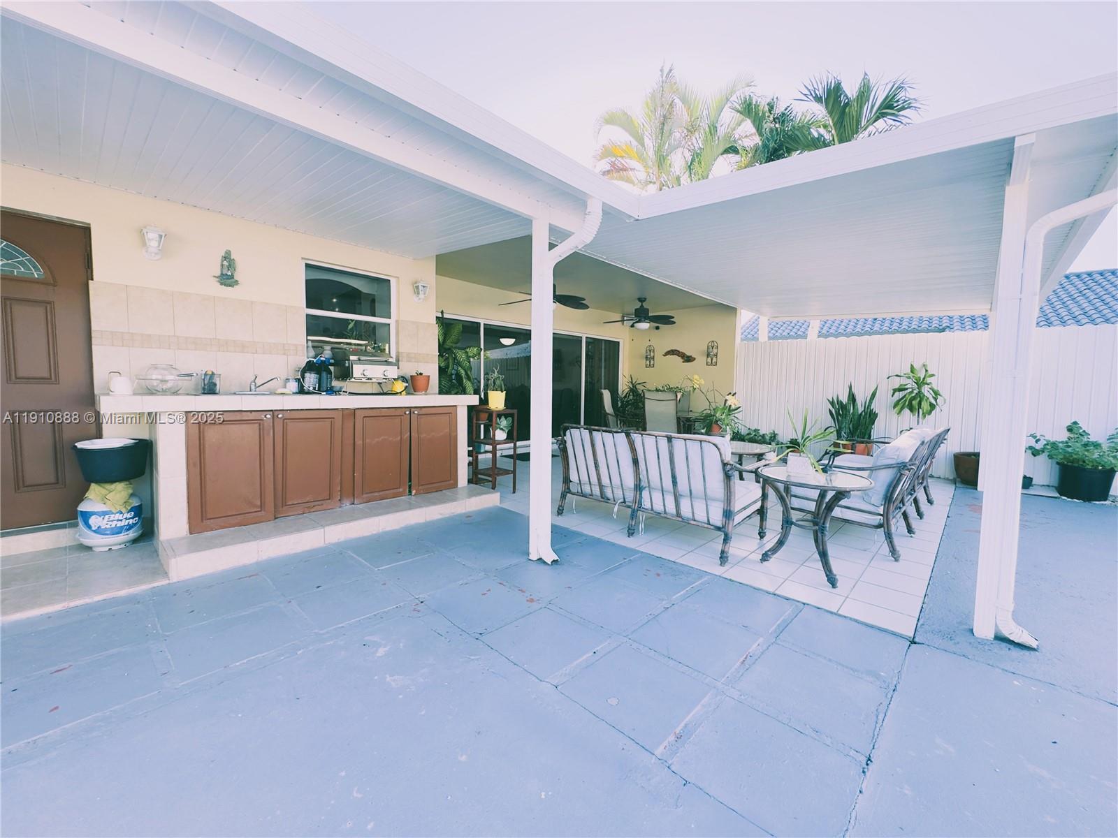 VENEZIA HOMES ESTATES - Residential