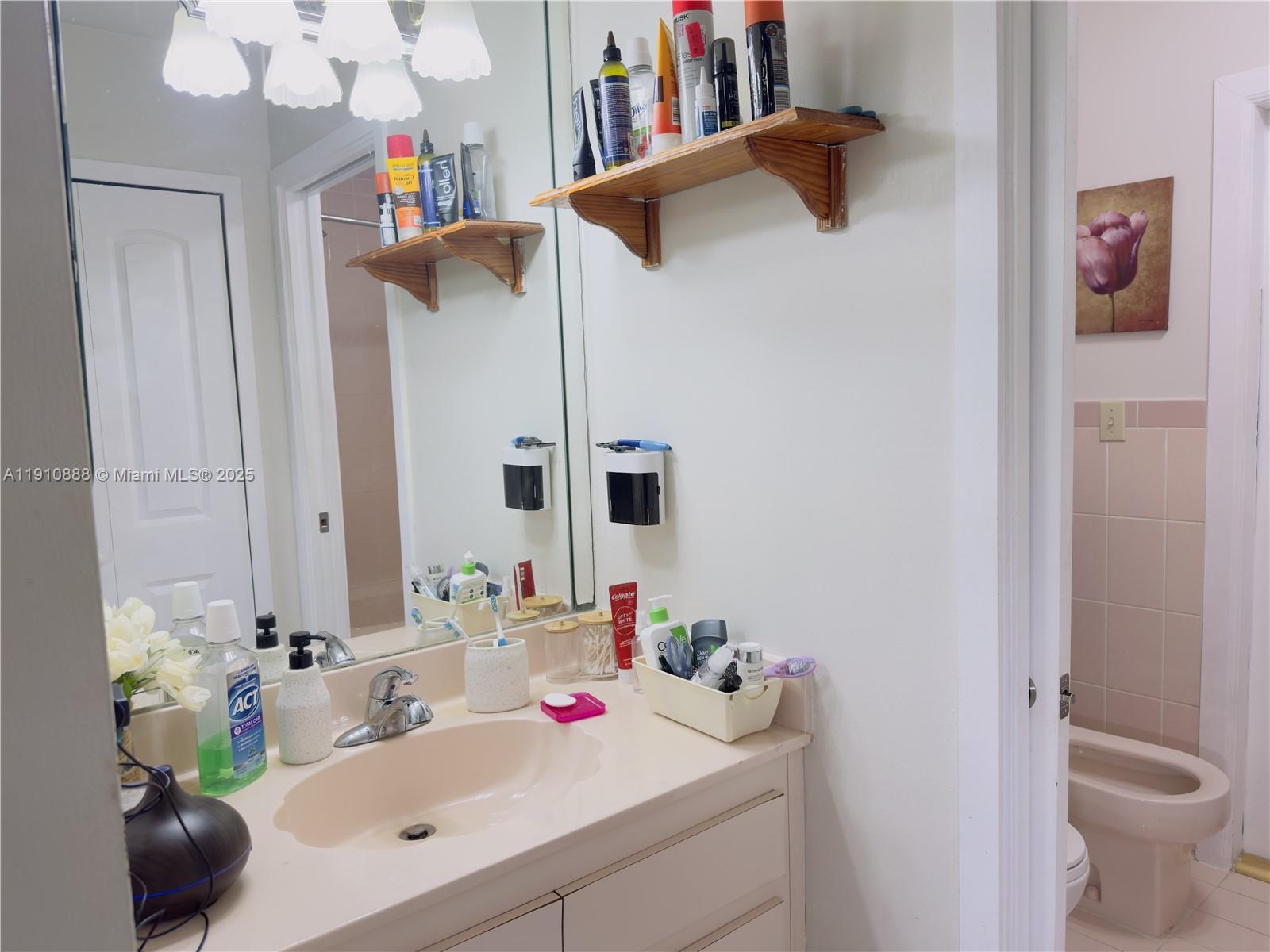 VENEZIA HOMES ESTATES - Residential