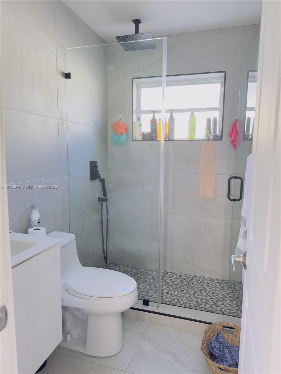 VENEZIA HOMES ESTATES - Residential