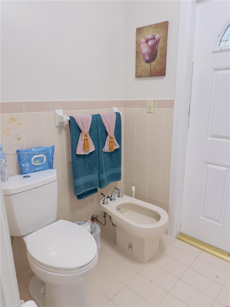 VENEZIA HOMES ESTATES - Residential