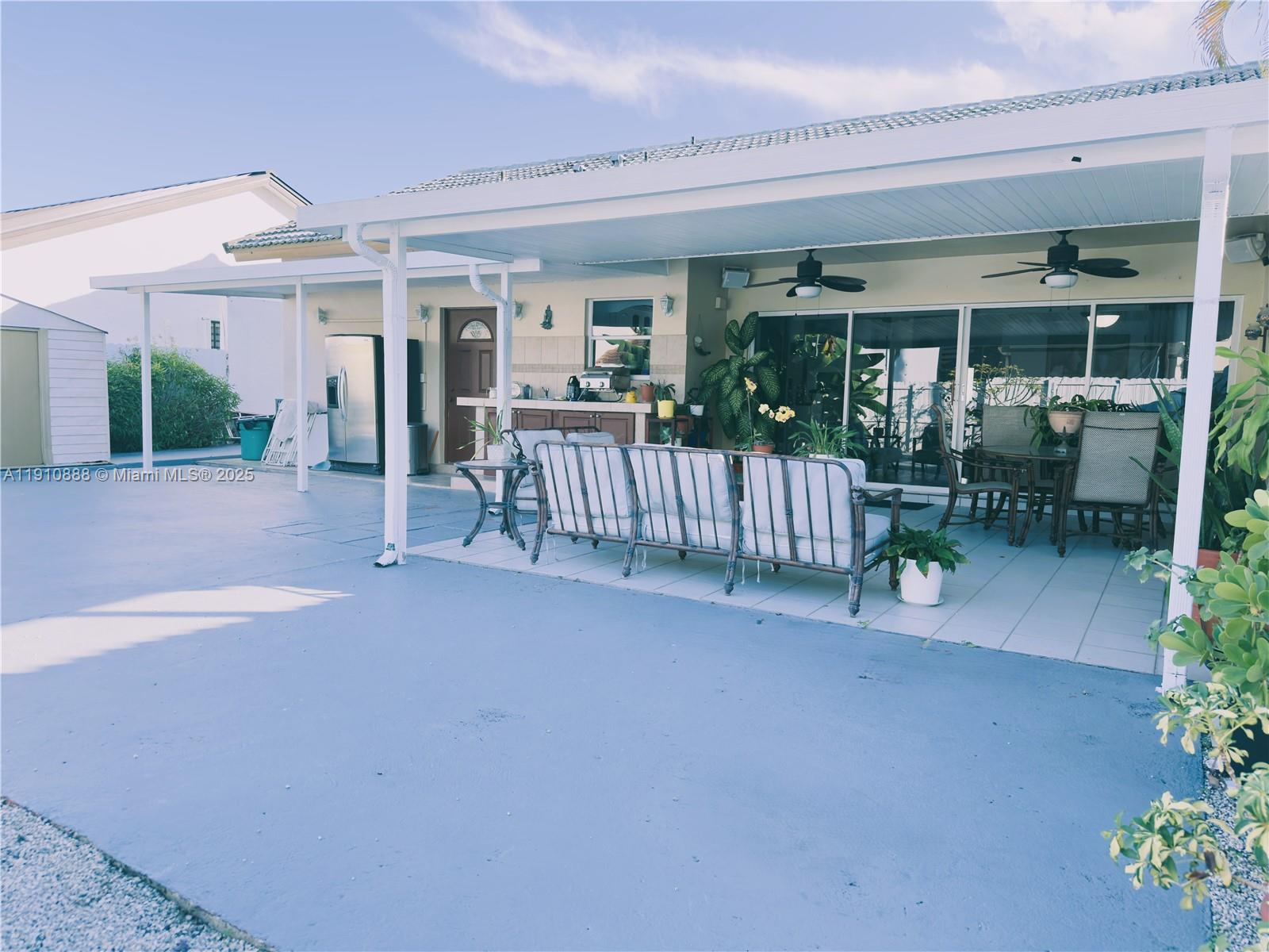 VENEZIA HOMES ESTATES - Residential