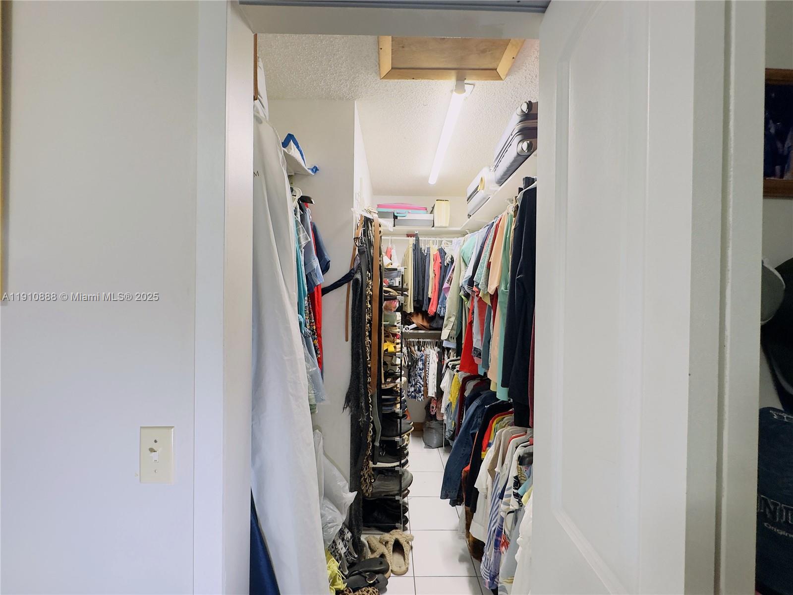 VENEZIA HOMES ESTATES - Residential