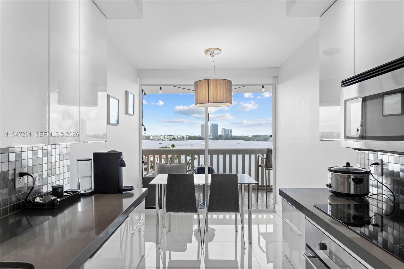 1000 ISL BLVD WILLIAMS IS - Residential