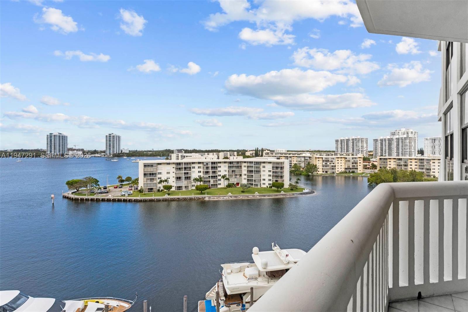 1000 ISL BLVD WILLIAMS IS - Residential