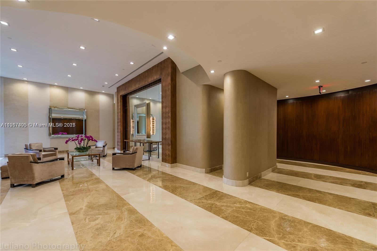 TURNBERRY ISLE SOUTH COND - Residential