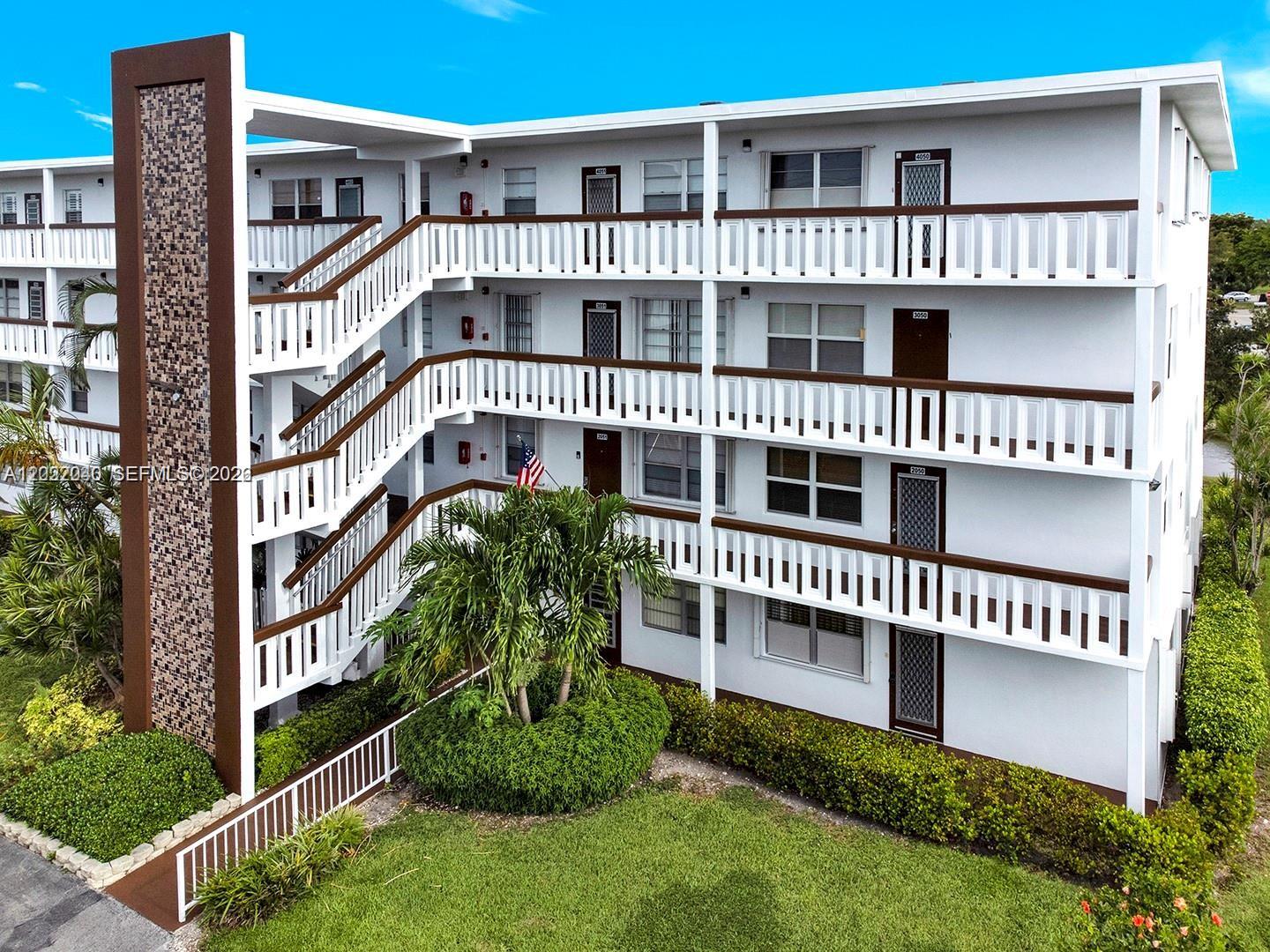 HARWOOD E CONDO - Residential