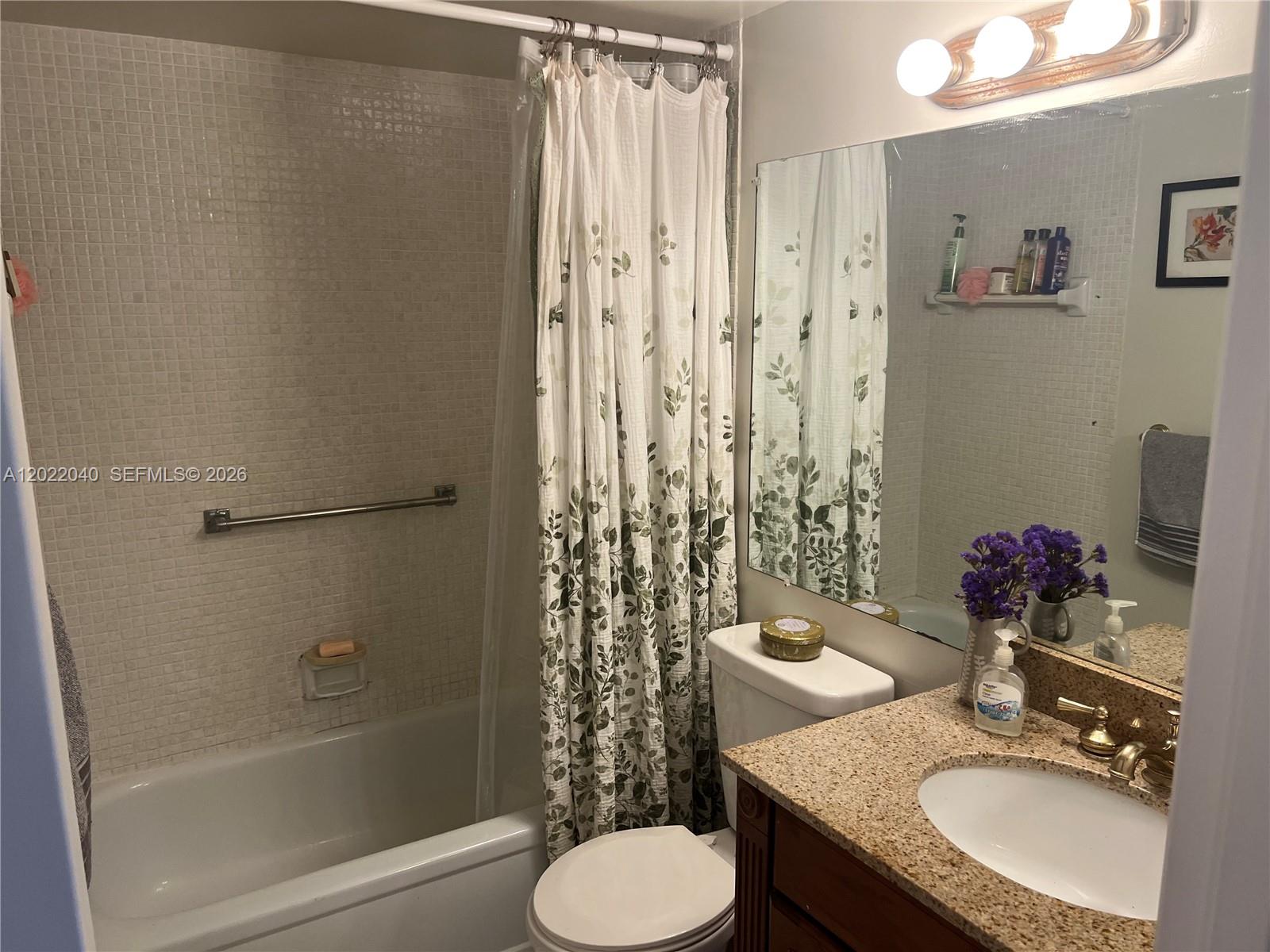 HARWOOD E CONDO - Residential