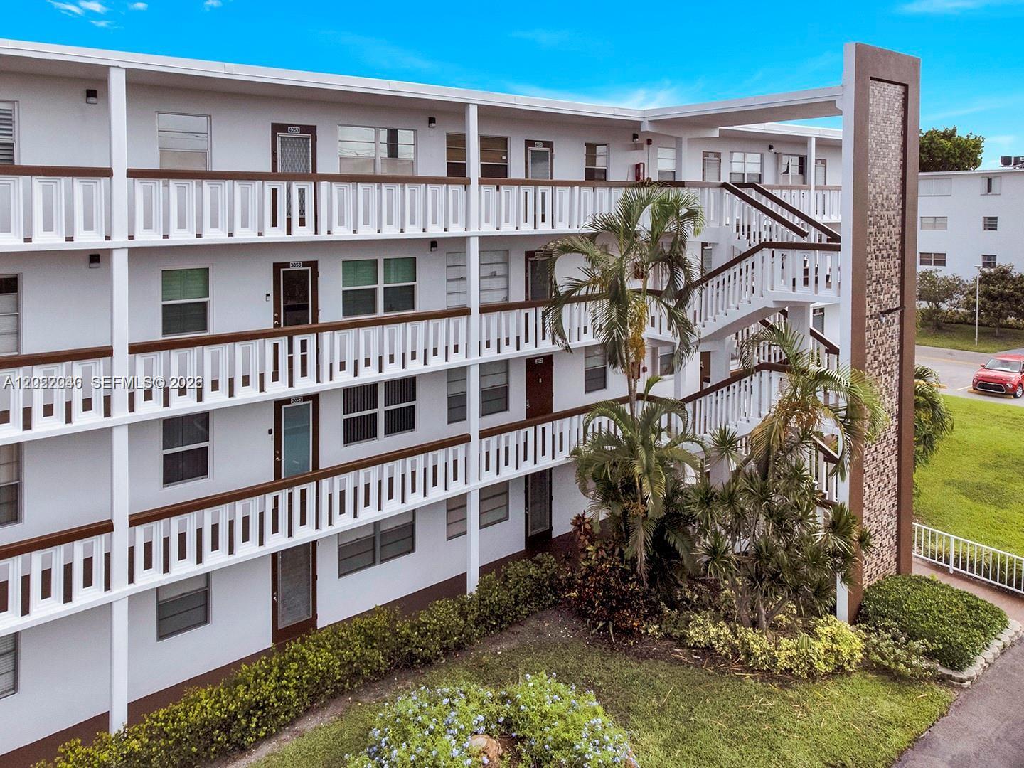 HARWOOD E CONDO - Residential