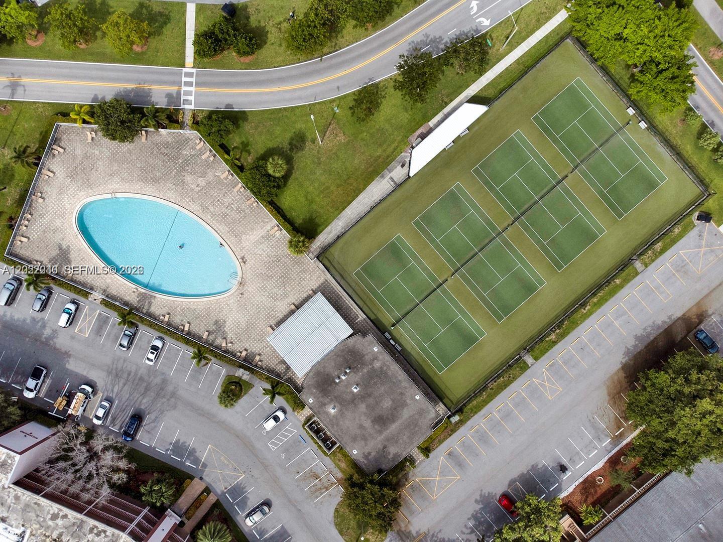 HARWOOD E CONDO - Residential
