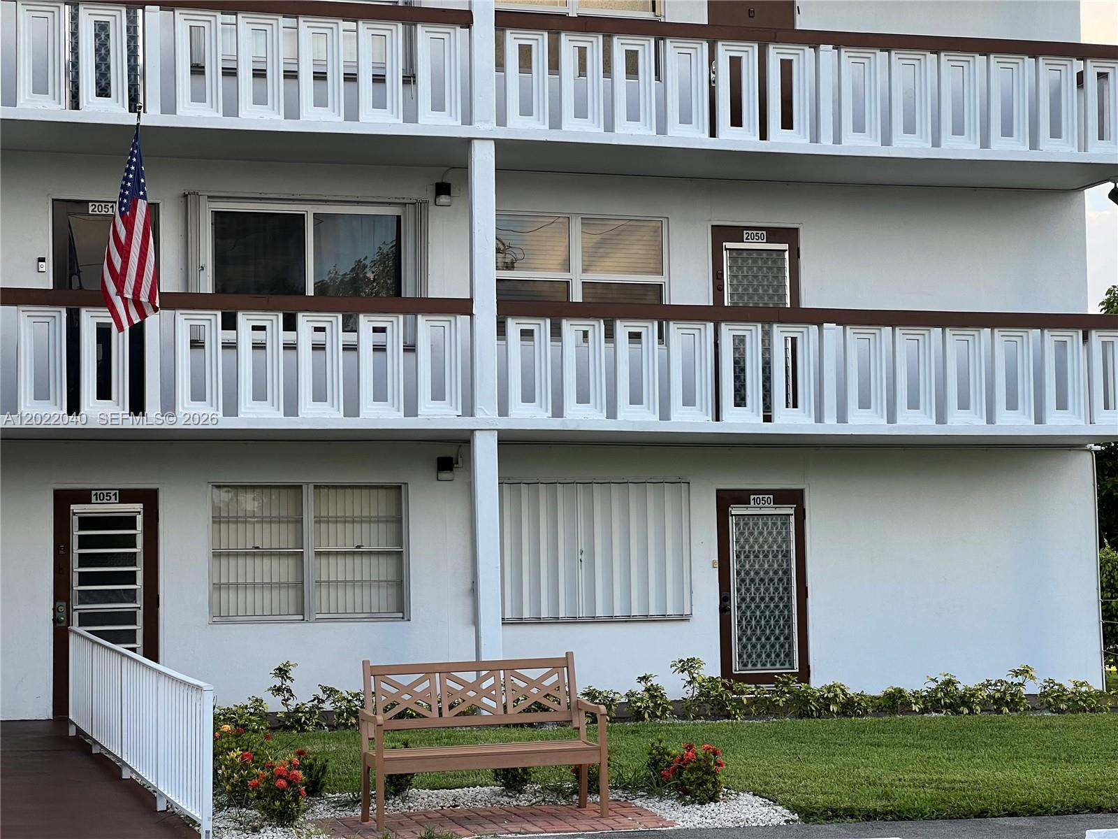 HARWOOD E CONDO - Residential
