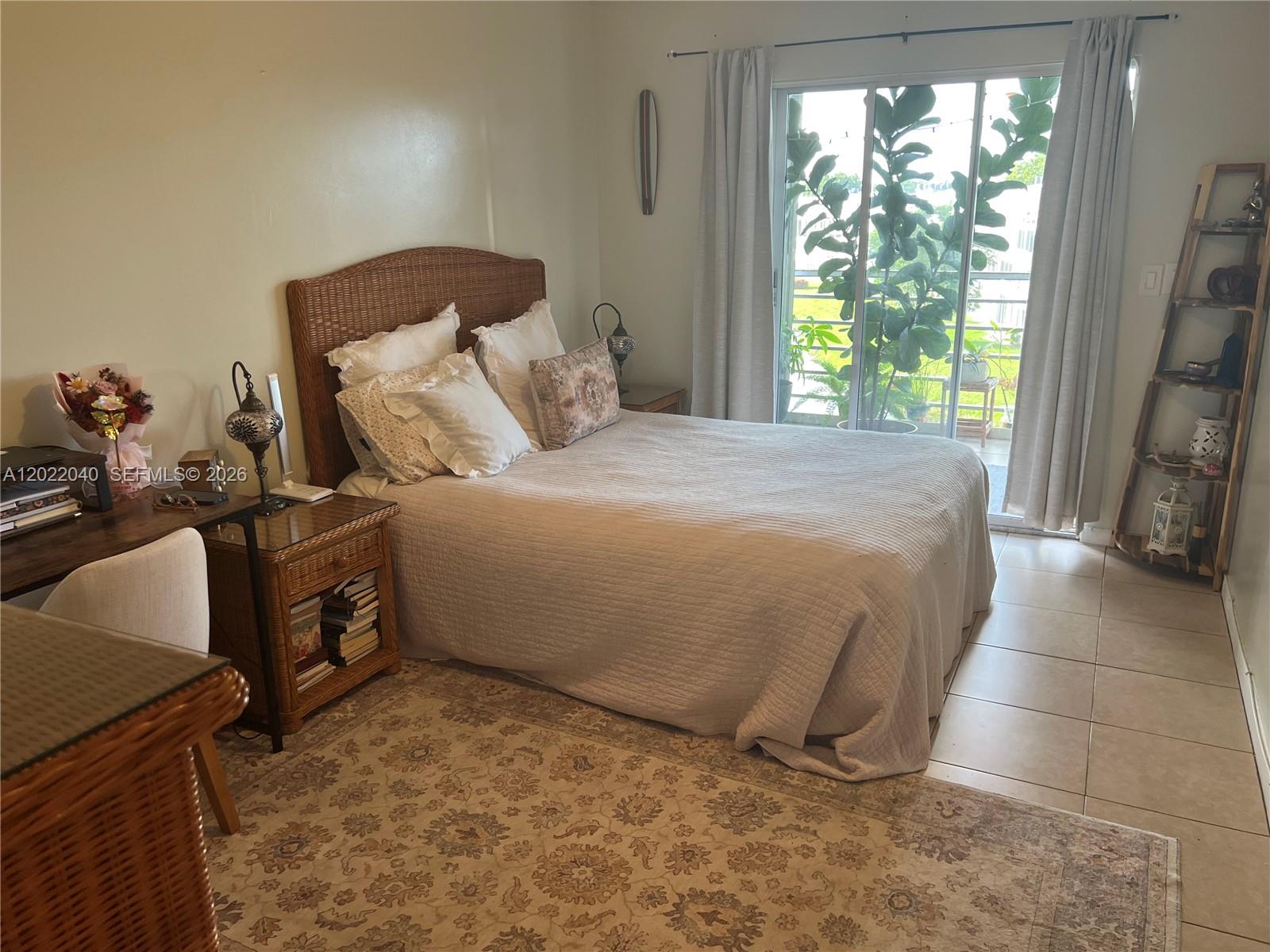 HARWOOD E CONDO - Residential