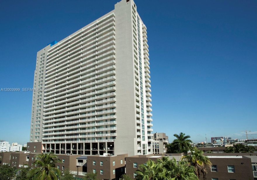 Gorgeous views of the Miami skyline promise you beautiful sunrises over Biscayne Bay & spectacular sunsets. At sundown, step outdoors to a Miami nightlife at your fingertips. With close proximity to Publix, Target, Kaseya Center, Midtown, Brickell, South Beach & Bayside Marketplace, your shopping and entertainment choices are limitless. Stylish luxury apartments offer a spacious array of amazing amenities & wonderful features. Within each of our lovely 1, 2 & 3 bedroom apartment homes, you’ll find an alluring balance of design and convenience. Other amenities include an on-site restaurants, Mina Bistro, Munch Lab & a convenience store, resort style pool, Jacuzzi and sundeck with cabanas, penthouse fitness center, BBQ & picnic area & 24-hour concierge. *** ONE MONTH FREE ***
