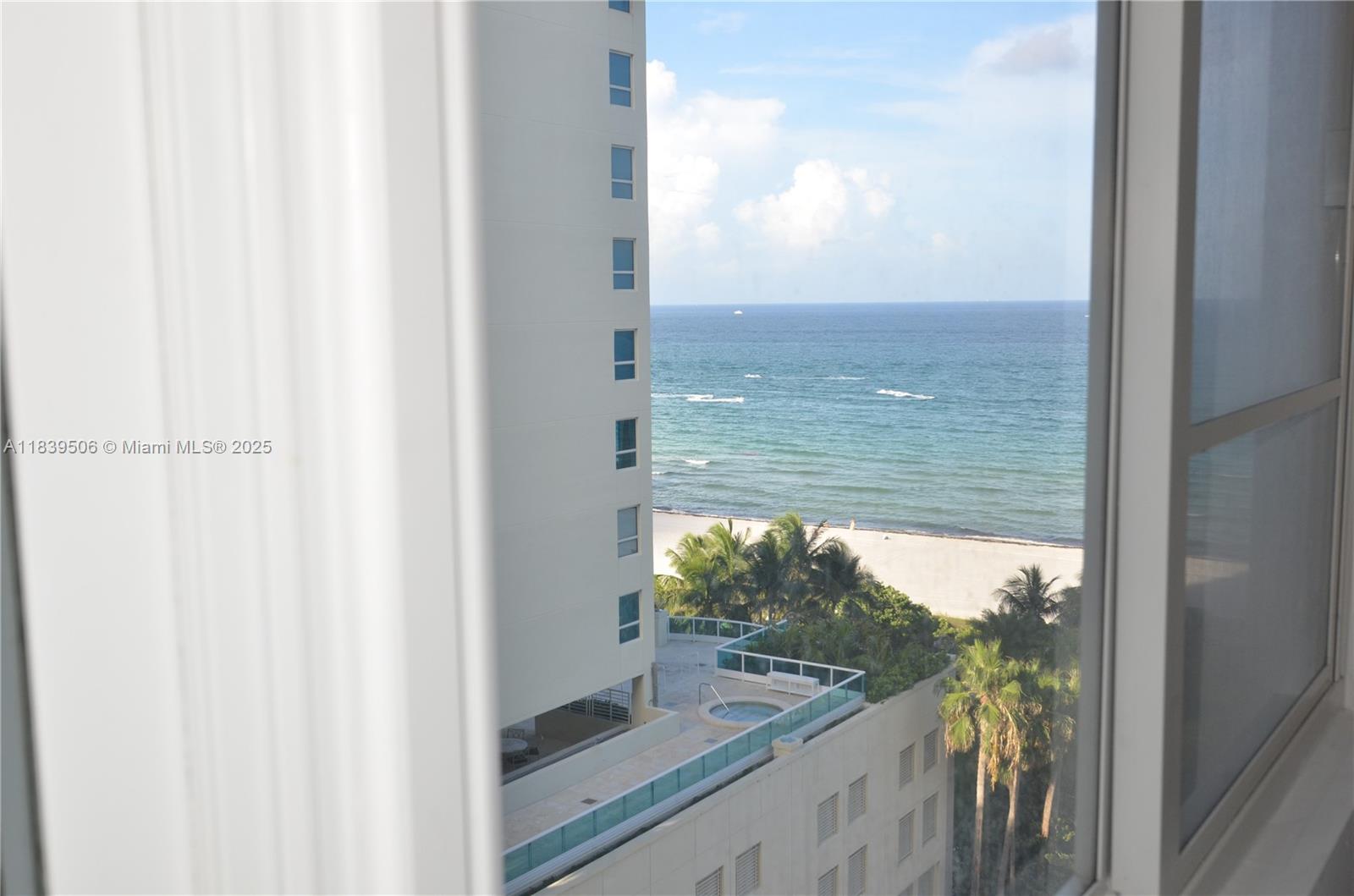 5005 Collins Ave 1023