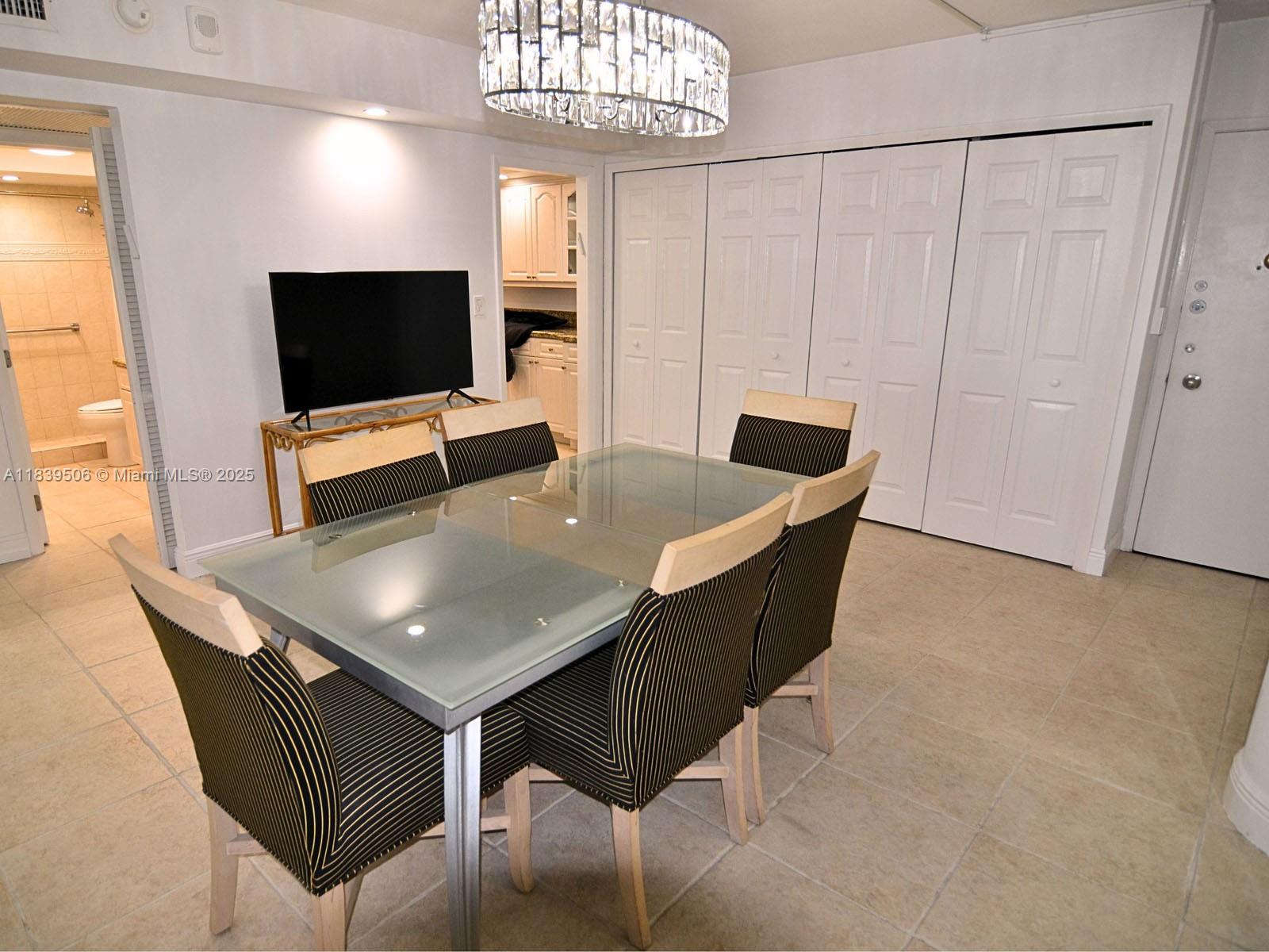 5005 Collins Ave 1023