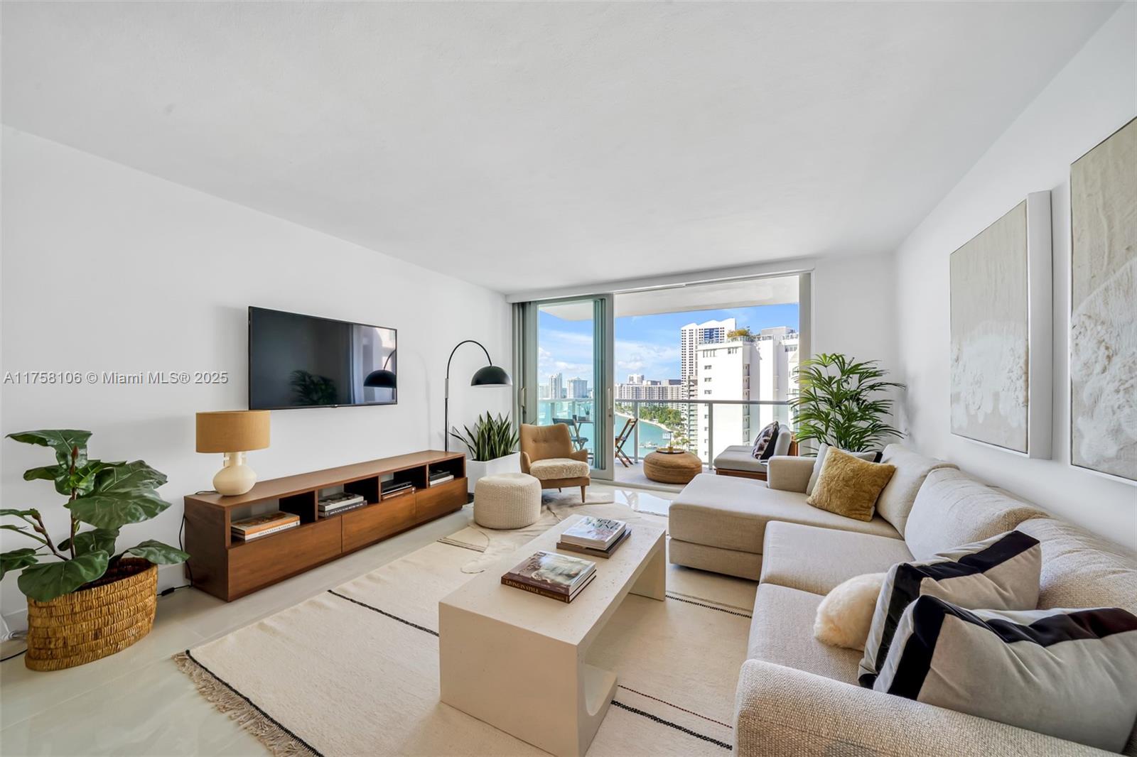 1000 West Ave 1523