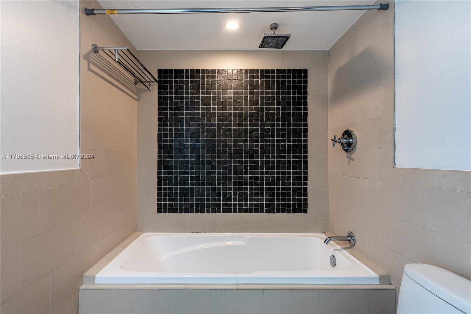 SOLE CONDO - Residential