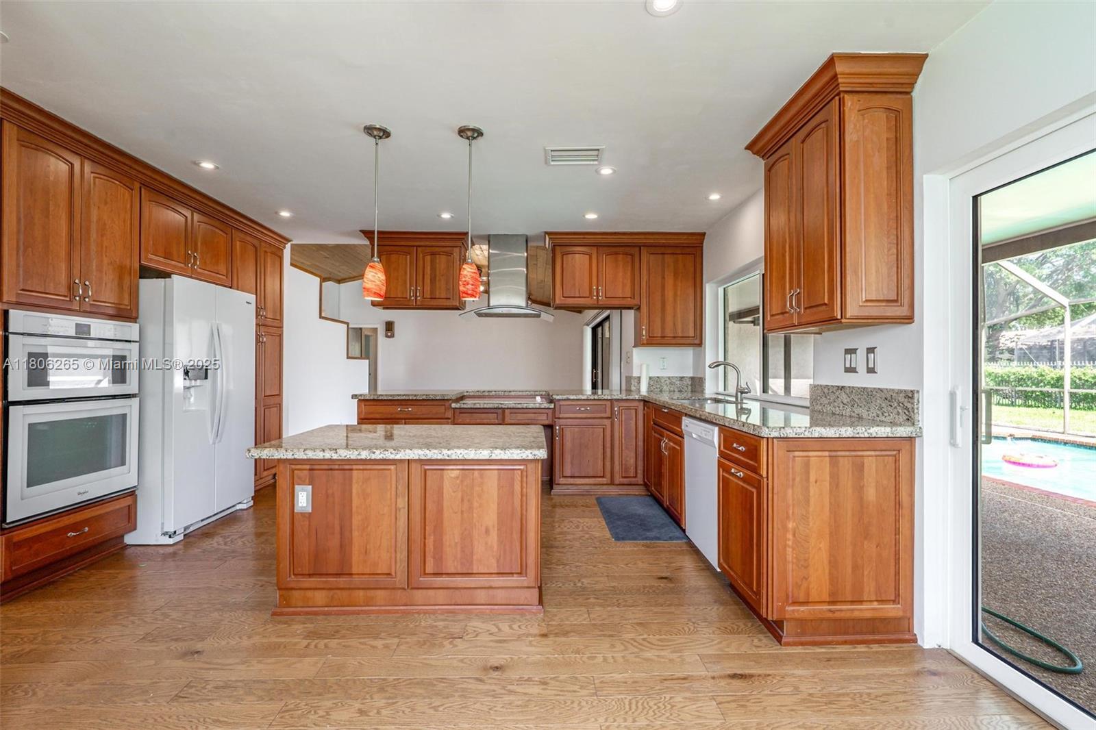 OAK WOOD - Residential