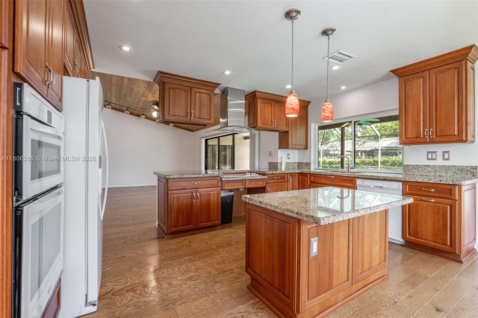 OAK WOOD - Residential