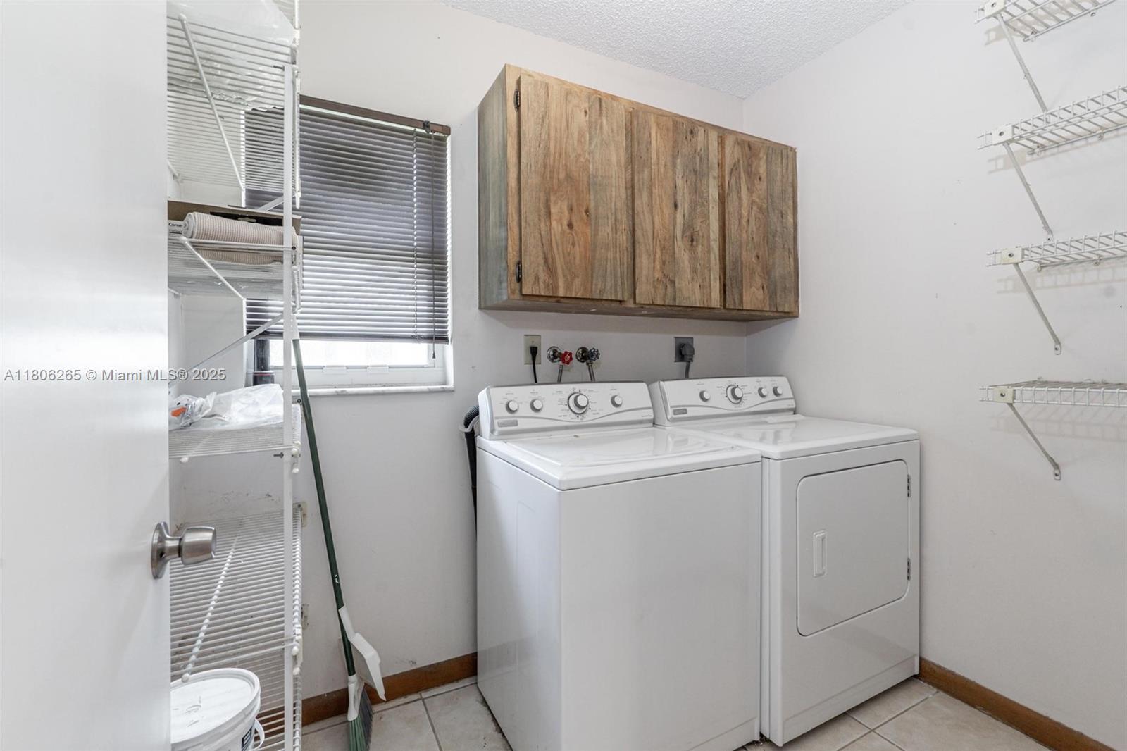 OAK WOOD - Residential