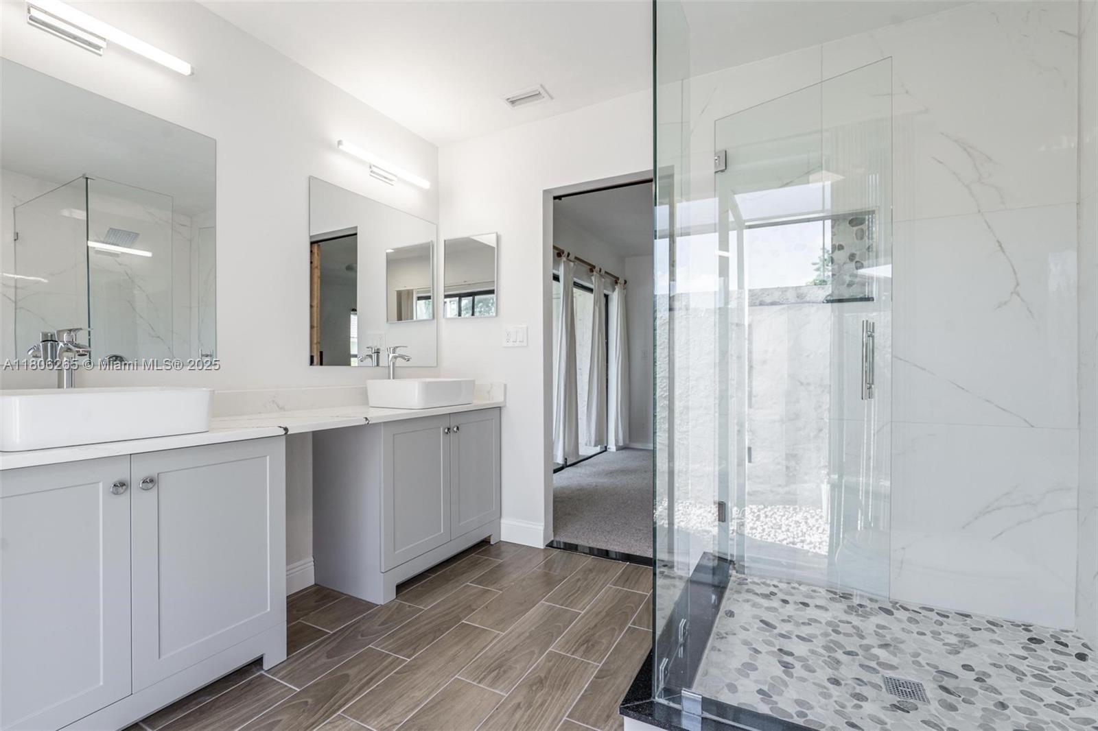 OAK WOOD - Residential